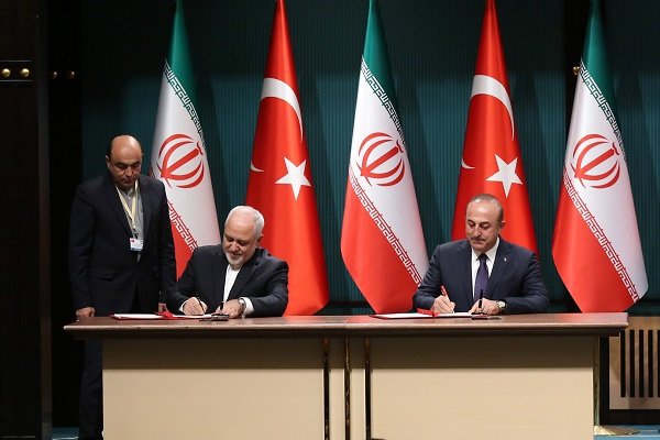 Iran, Turkey ink two pacts