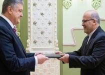 Iran new envoy to Ukraine presents credentials to pres. Poroshenko