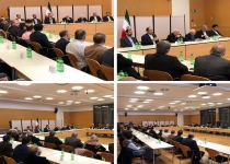 Zarif meets with Iranian expatriates in Germany
