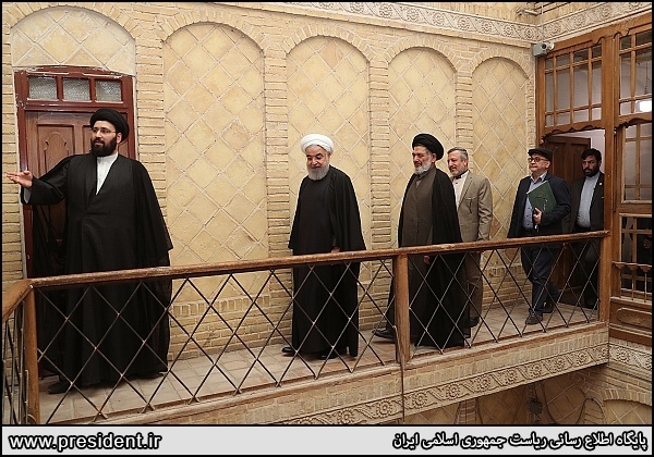 President visits Imam Khomeinis house in Najaf City