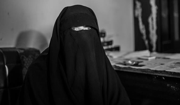 Female ISIL terrorist captured at Iran