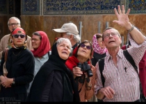 Photos: Isfahan filled with foreign tourists in spring  <img src="https://cdn.theiranproject.com/images/picture_icon.png" width="16" height="16" border="0" align="top">
