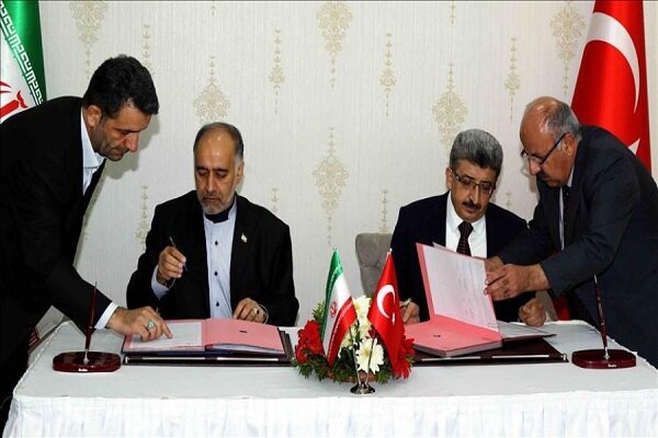 Iran, Turkey sign MoU on border security