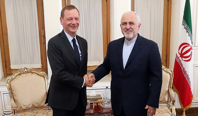 Macrons top adviser meets with Irans Zarif