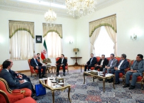 Iran, Azerbaijan stress boosting economic ties