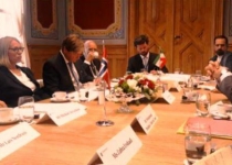 Zarif confers with Norwegian Parliament
