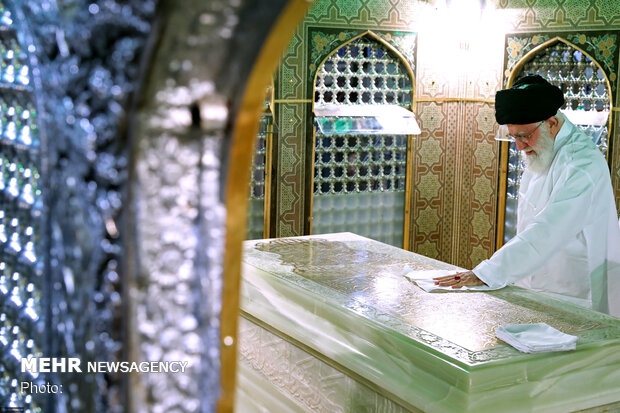 Leader dusting off Imam Reza Shrine to prepare for Muharram