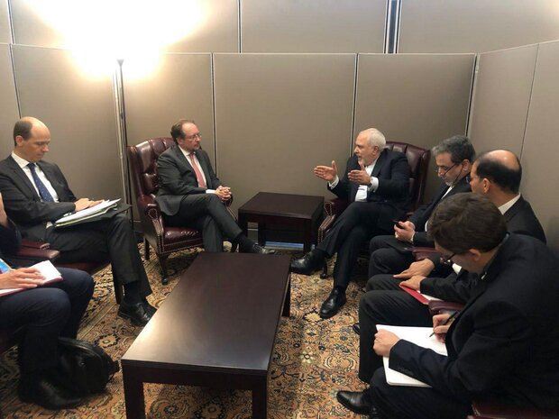 Zarif holds talks with Austrian counterpart