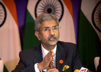 Indian FM says Delhi to stick to economic ties with Tehran