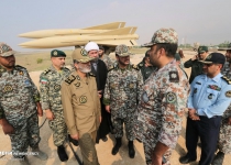 Photos: Iranian commander visits air defense systems on Persian Gulf coastline  <img src="https://cdn.theiranproject.com/images/picture_icon.png" width="16" height="16" border="0" align="top">