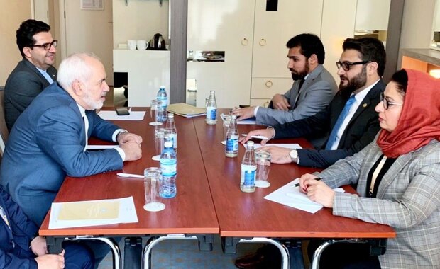 FM Zarif, Afghan official discuss security issues