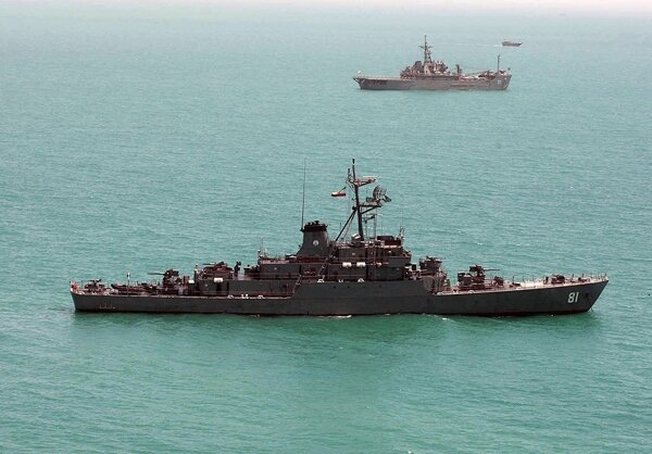 Bayandor destroyer joins Iranian fleet in southern waters