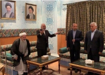 Zarif holds talks with Iranian businessmen based in Oman
