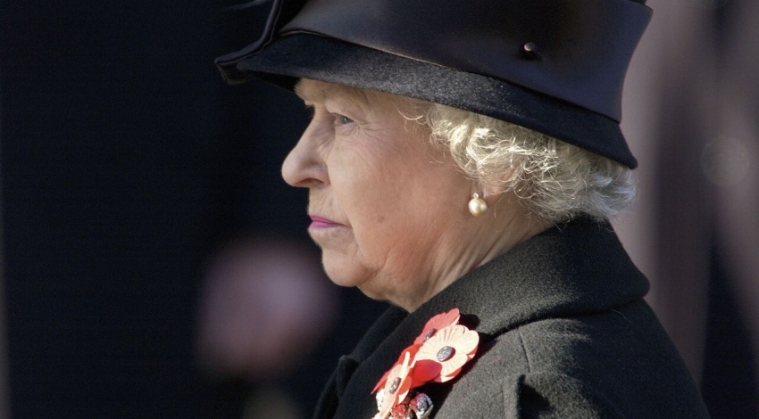 UK Queen extends condolences on victims of air disaster