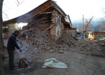 Turkey quake kills at least 21, rescuers dig for survivors