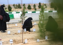 Photos: Burial site of coronavirus victims in Qom  <img src="https://cdn.theiranproject.com/images/picture_icon.png" width="16" height="16" border="0" align="top">