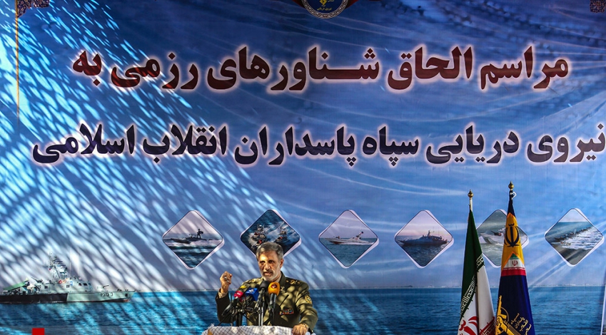 DM: IRGC speed boats tighten security belt in Persian Gulf