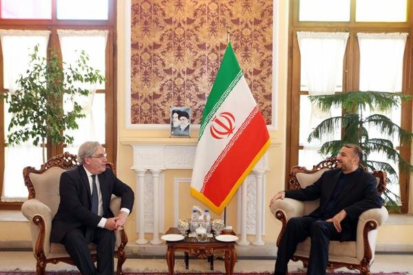 Iran reiterates call on Europe to stand against US unilateralism amid pandemic