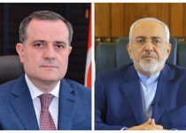 Zarif holds talks with new Azeri counterpart