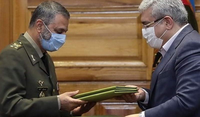 Irans Army, vice-presidency for science Ink MoU
