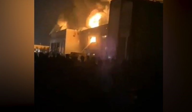 Huge fire breaks out in dairy factory in southwest Tehran