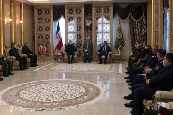 Iranian, Iraqi defense ministers hold meeting in Tehran