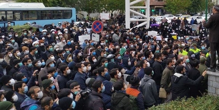 Assassination of top Iranian nuclear scientist triggers mass rallies