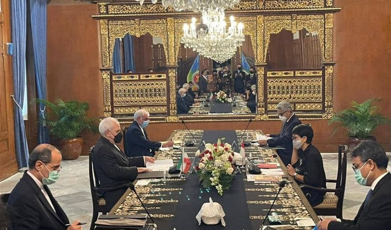 Top diplomats weigh plans to boost Iran-Indonesia trade ties