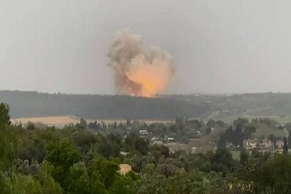 Huge explosion hits Israeli regime