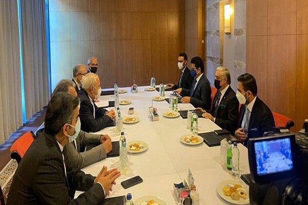 FM Zarif emphasizes holding intra-Afghan talks