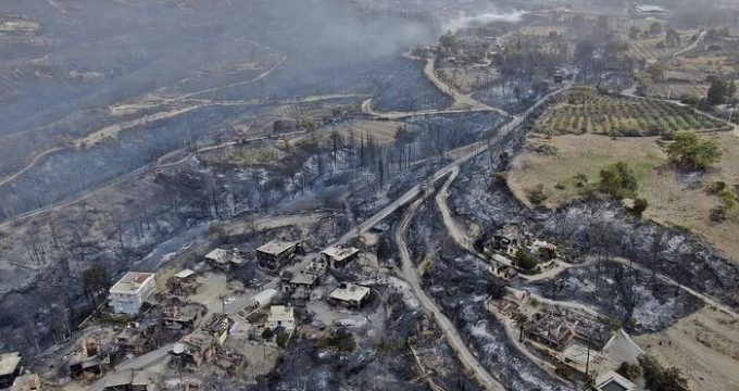 Iranian Armed Forces help Turkey to put out forest fires