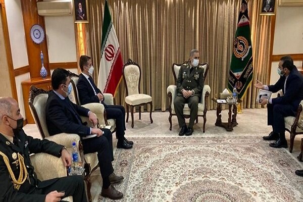 Iran, Azerbaijan discuss prospects for military cooperation