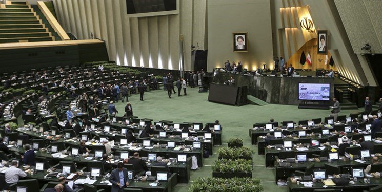 Iran MPs demand govt. not to sign deal in Vienna without guarantees