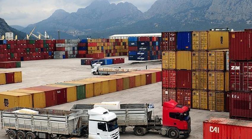 Irans foreign trade value hits about $10bn in 11th month