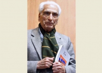 Top Iranian scholar Mohammad-Ali Eslami Nodushan dies at 97