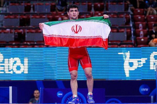 Iranian Greco-Roman wrestlers win title in world c