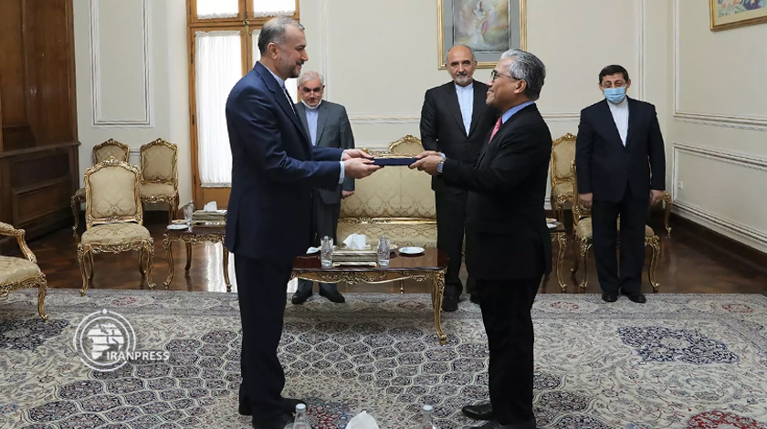 New Malaysian envoy presents credentials to Iran