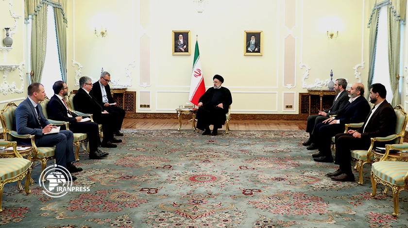 Raisi calls for strategic economic cooperation between Iran, Russia