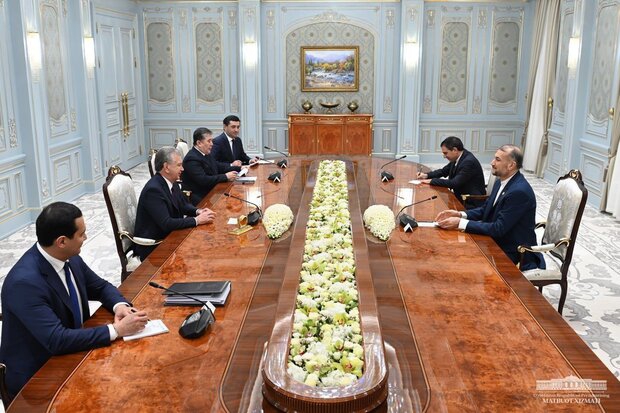 Iran FM meets with Azeri counterpart, Uzbek president