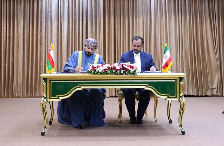 Iran, Oman officials ink 4 cooperation agreements