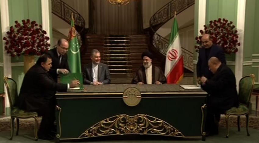 Iran, Turkmenistan ink 2 cooperation agreements, 3 MoUs