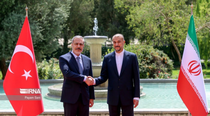 Iranian, Turkish FMs meet in Tehran, discuss range of issues