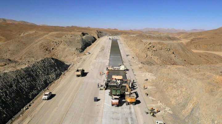 Iran to inaugurate major highway linking Isfahan to Shiraz