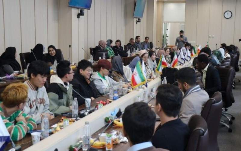 Foreign students from 14 countries learning Farsi at Iran