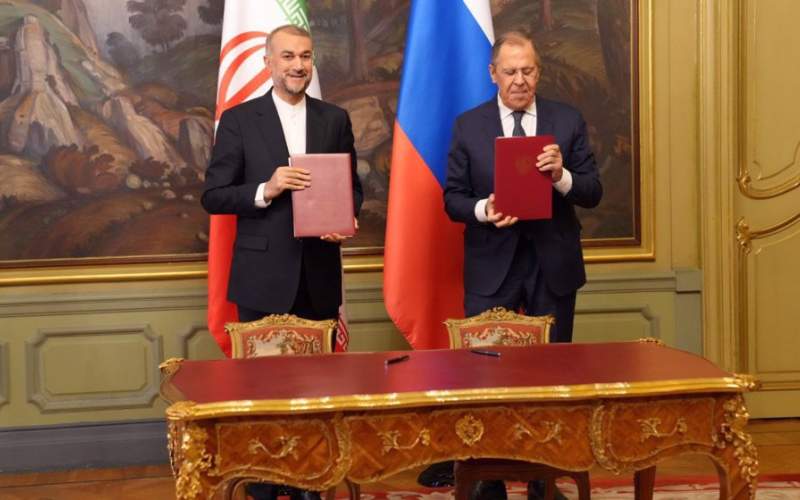 Iran, Russia FMs sign key declaration on countering unilateral sanctions