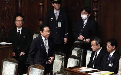 چهار عضو ارشد کابینه ژاپن در پی افشای فساد مالی استعفا کردند