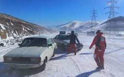 Video: Massive blizzard hits Almas mountain pass in Iran