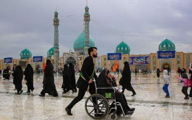 مسجد مقدس جمکران برای نیمه شعبان خادم افتخاری می‌گیرد