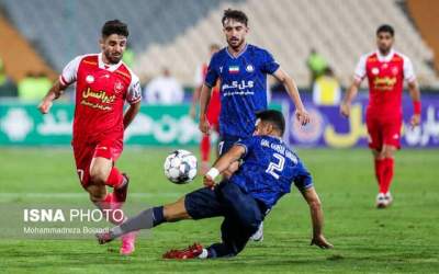 محمد عمری در پرسپولیس می‌ماند