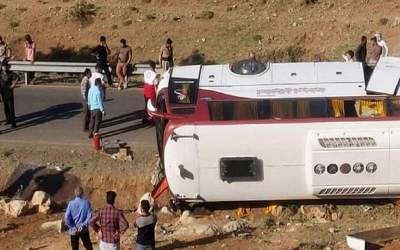 واژگونی اتوبوس در محور سمنان - مهدیشهر
